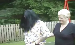 Mia suocera cavalca un donne nude mature pelose grosso cazzo e si fa scopare anale!