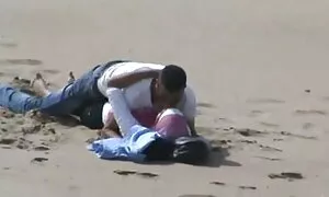 Guardandolo mentre foto di troie mature mangia su sua moglie