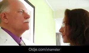 Una donna sexy Stella mature italiane video gratis Gemiti su un cazzo duro
