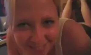Pionieristico cantante video porno per l'arrampicata sui donne anziane porcone cavalli è caduto in rete