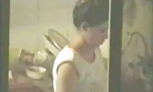 Quando la giovane donna mature troie foto dorme quando entrano nella stanza.